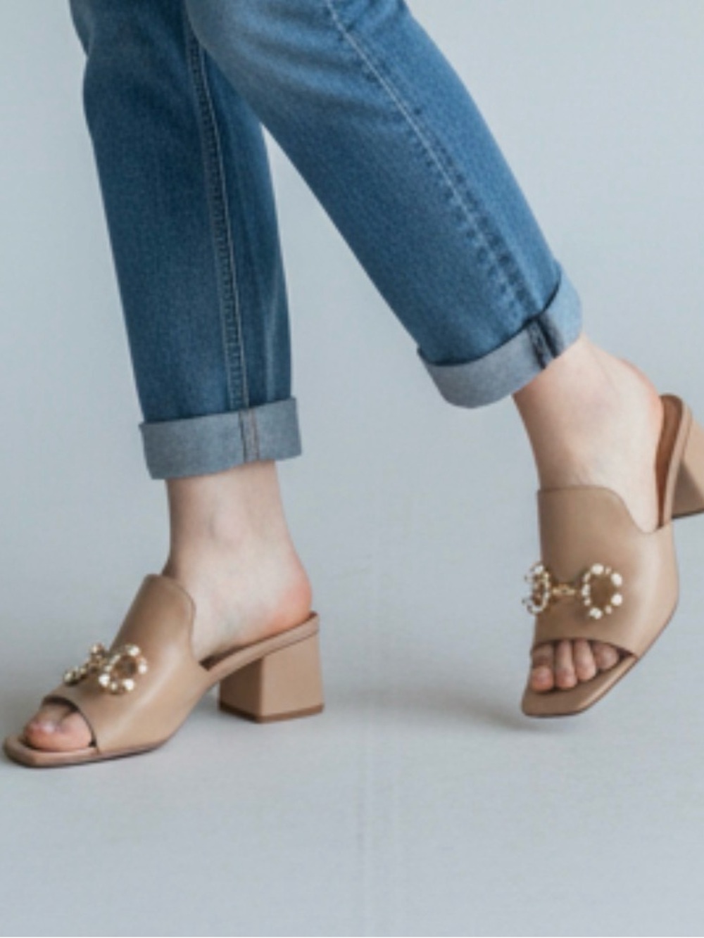 275 Central Messi  Beige Sandals size 37